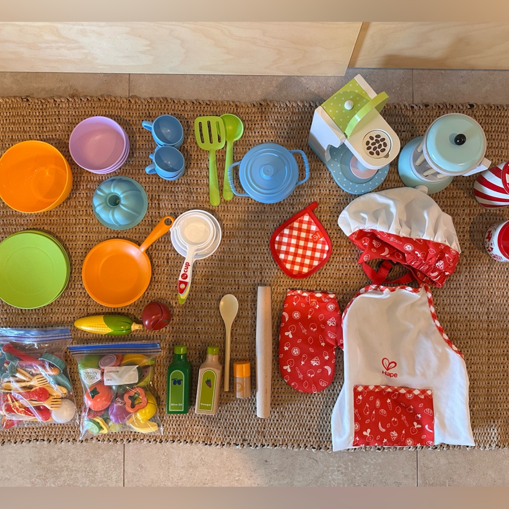 Accessories for kids play kitchen